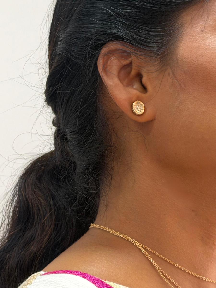 Gold Stud