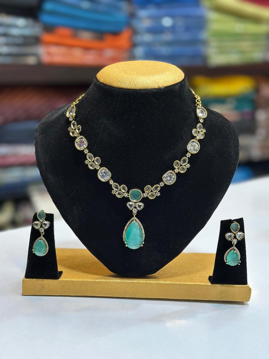 Victorian AD Stone Necklace 