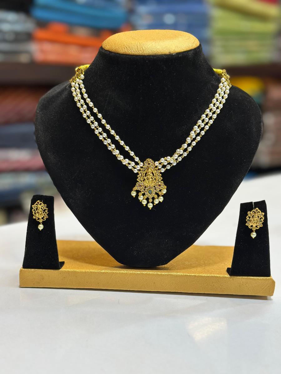 3 Layer Lakshmi Pearl Necklace 