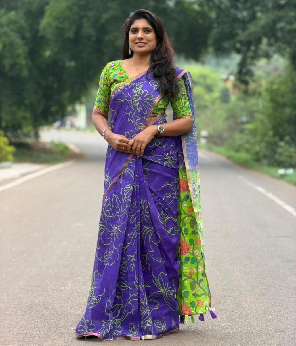 Floral Art Linen With Ready Wear Blouse